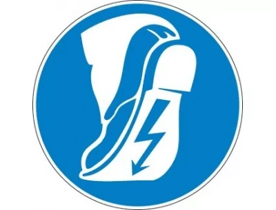 Port de chaussures conductrices